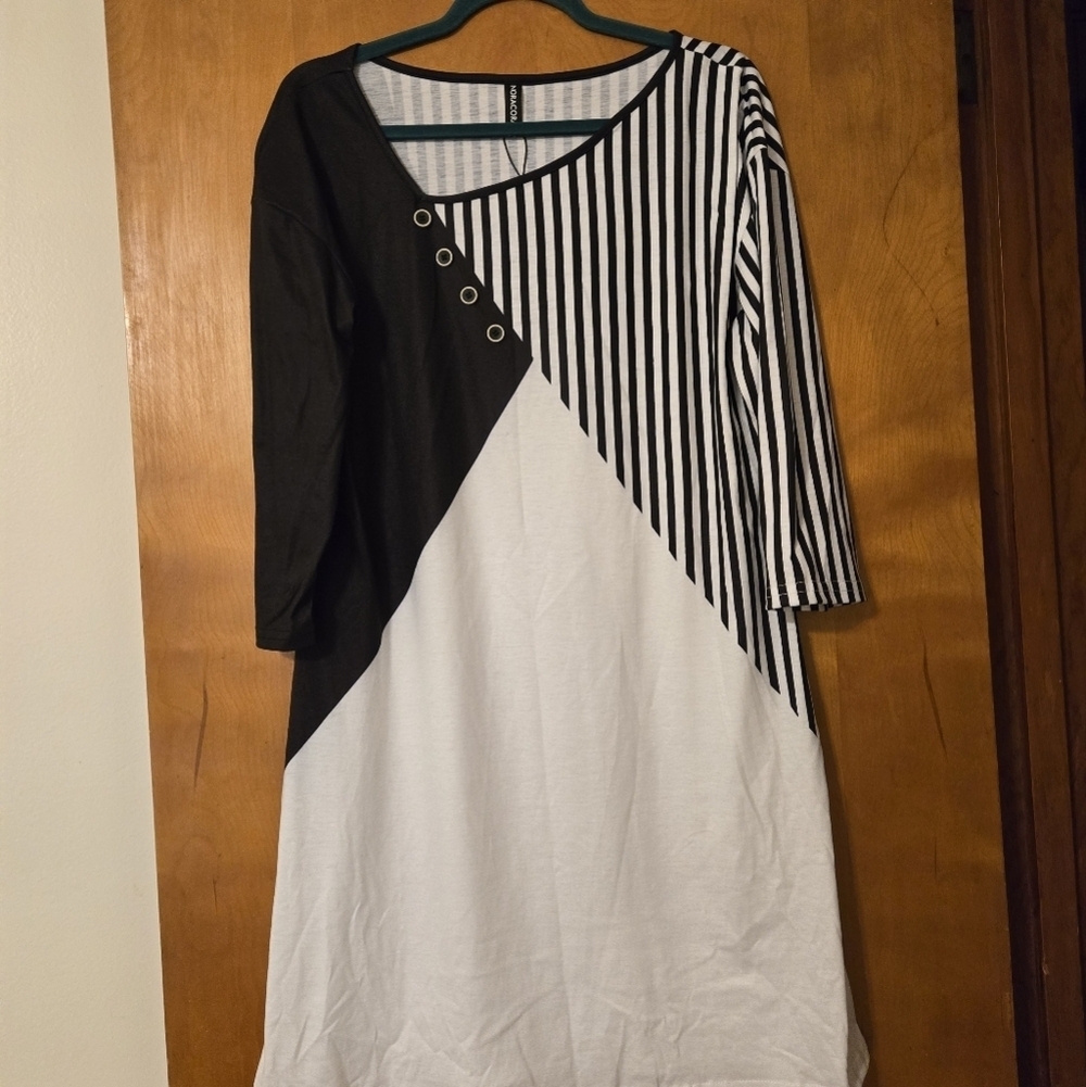 NWT Noracora Black & White 3/4 Sleeved Dress Size L